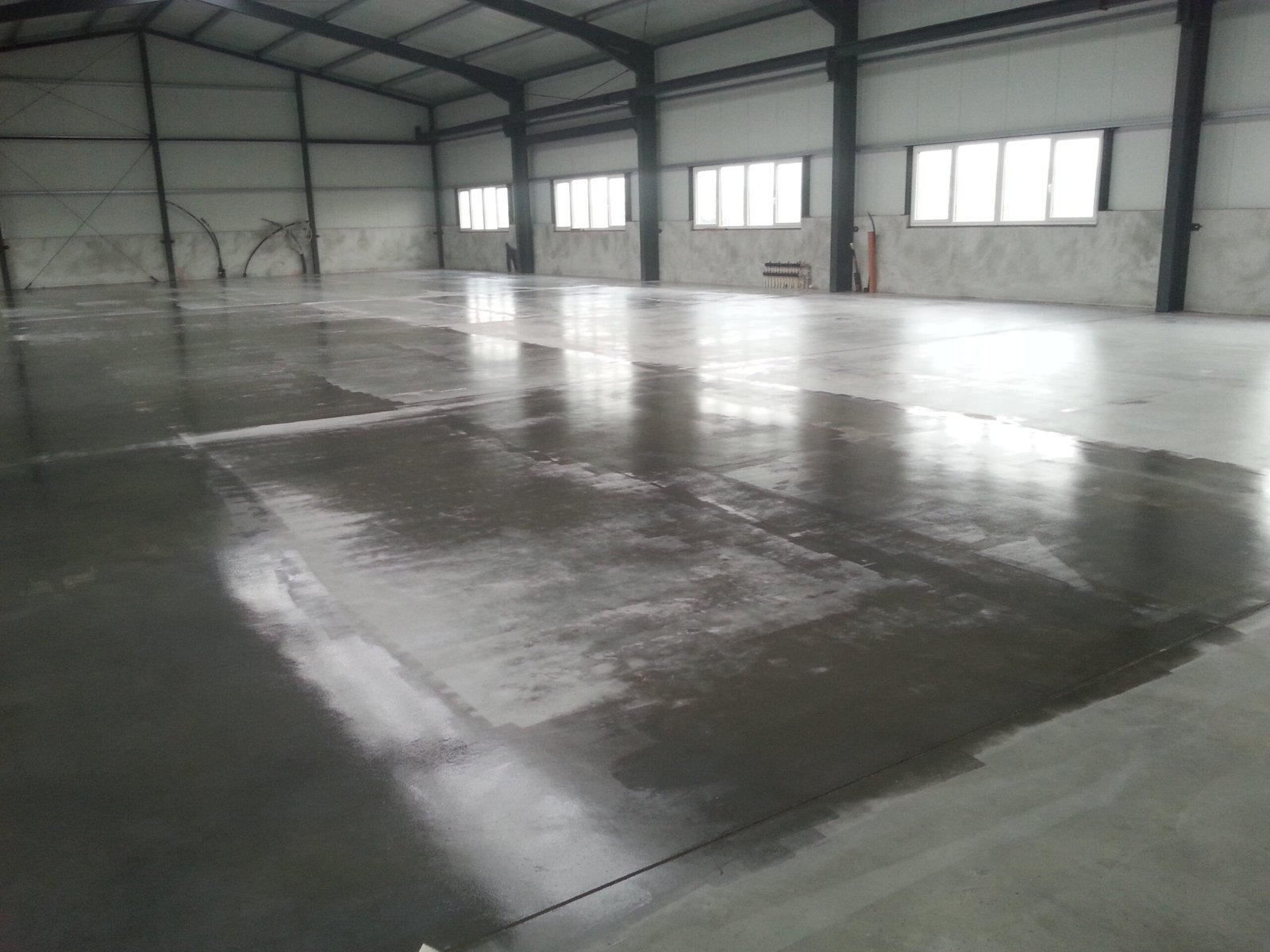 Industrieboden Projekt Deutsche Post in Berlin